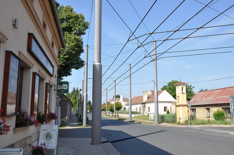Veleň – u úřadu